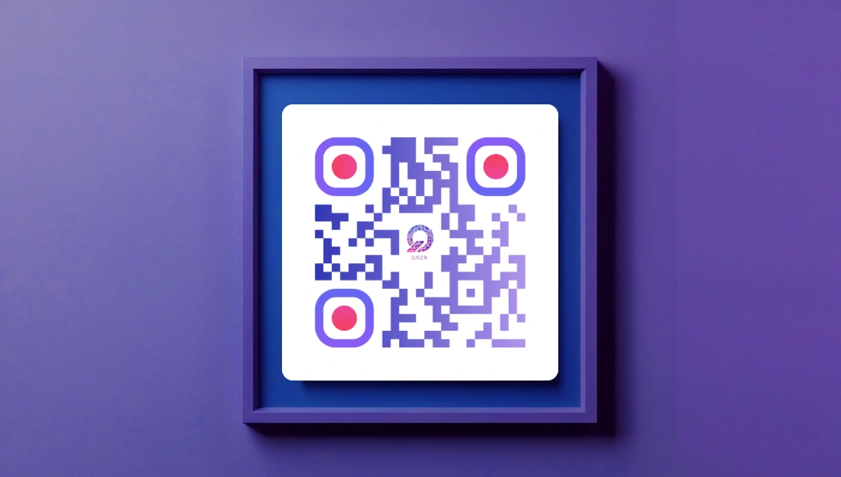 QR code design exposé sur mur décoratif